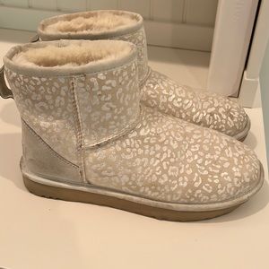 Ugg mini boots